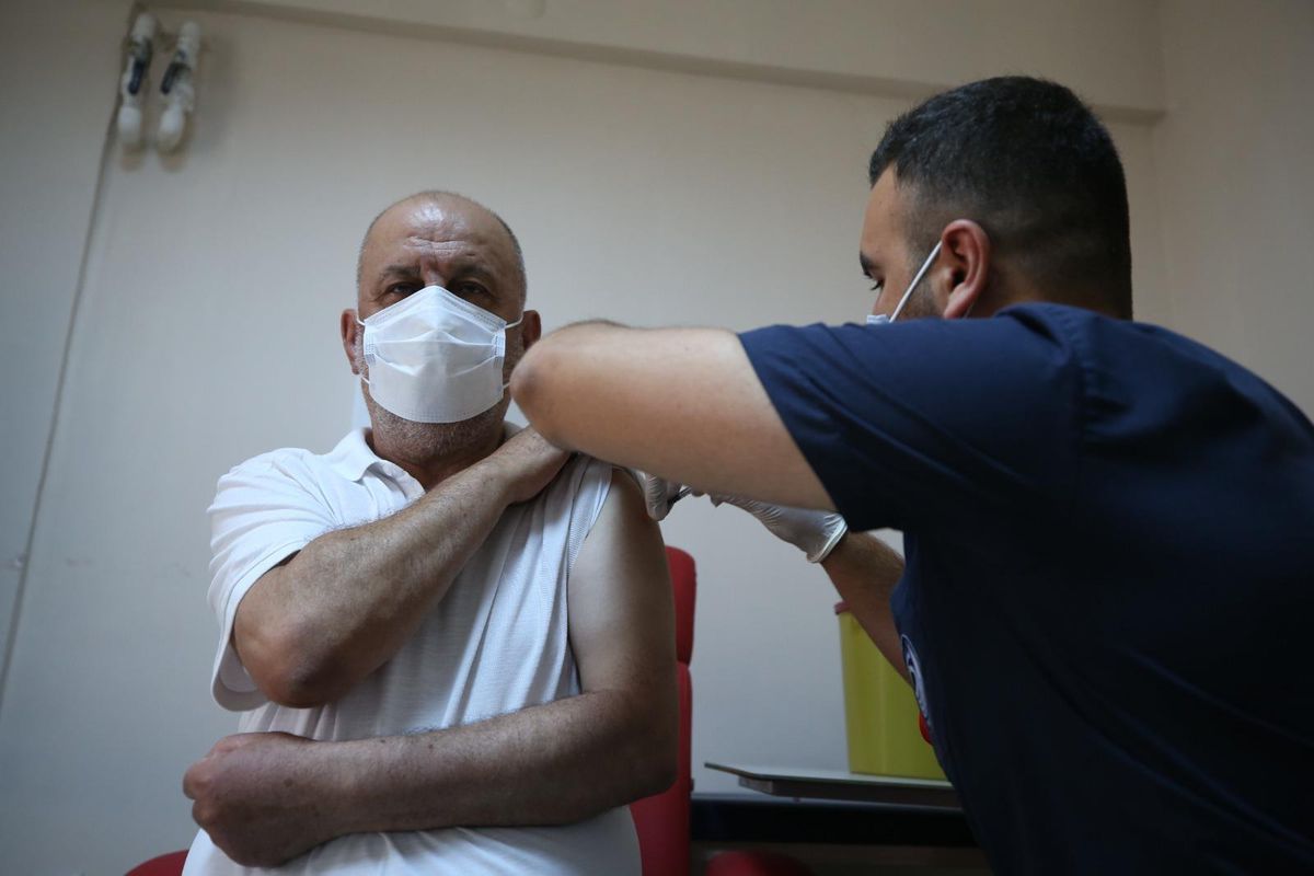 Sakarya Valisi Çetin Oktay Kaldırım\'dan aşı çağrısı