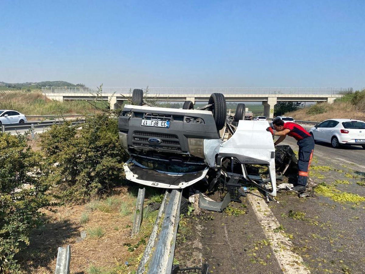 Takla atan araçtaki 2 kişi yaralandı