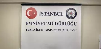 Tuzla'da ATM cihazında kart kopyalayan hırsızlar polisten kaçamadı