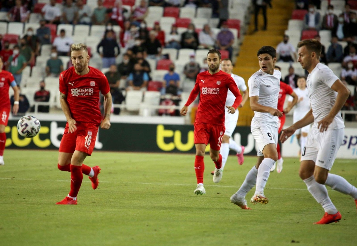 UEFA Avrupa Konferans Ligi: Sivasspor: 0 Petrocub: 0 (Maç devam ediyor)
