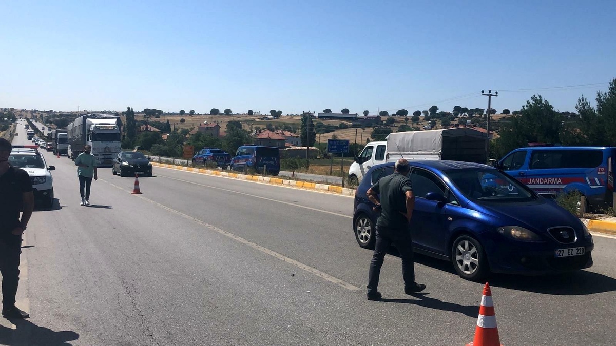 Uşak\'ta zincirleme kazada 5 kişi yaralandı
