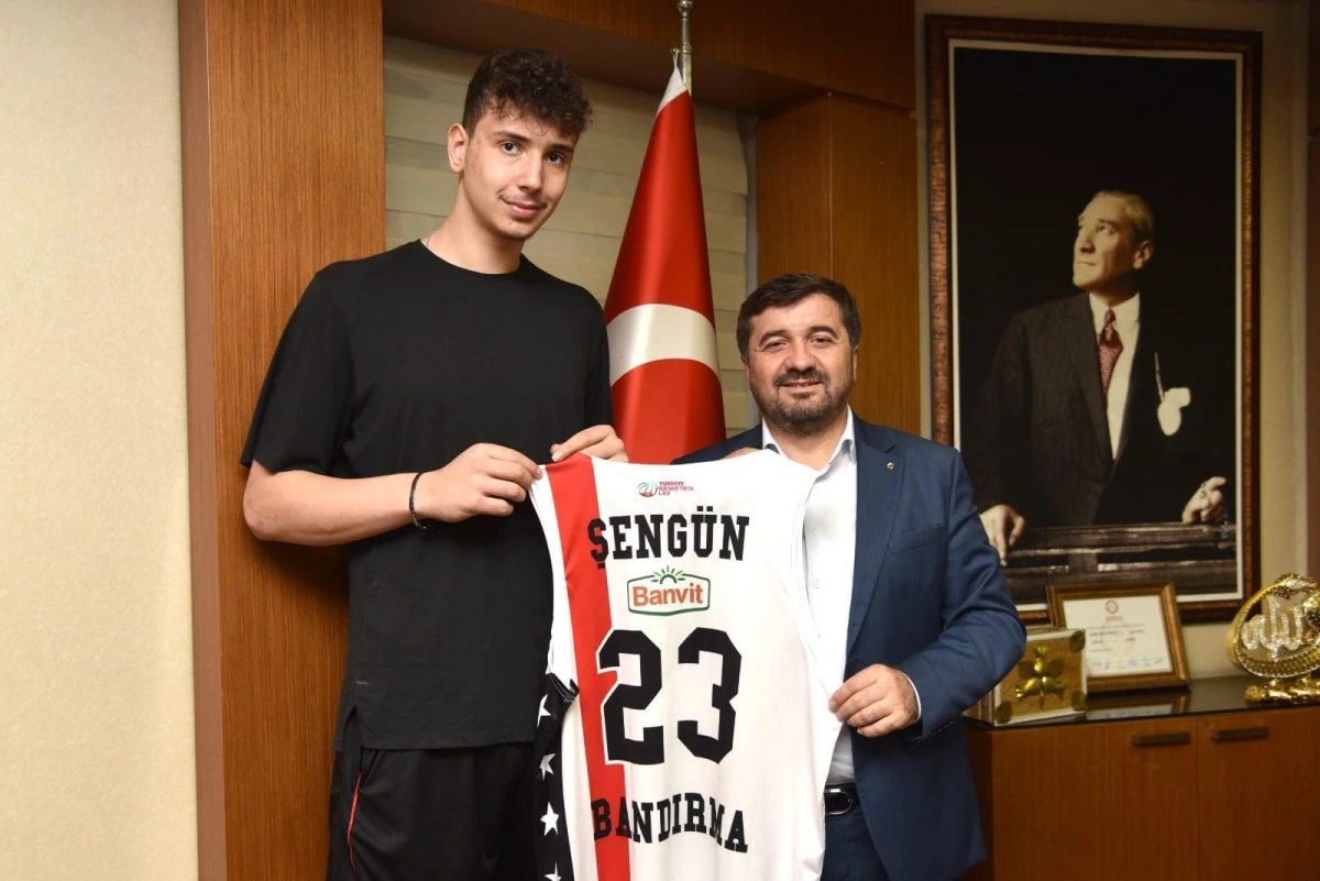 2021 NBA draftında 16. sıradan seçilen Alperen Şengün, Giresun\'u gururlandırdı