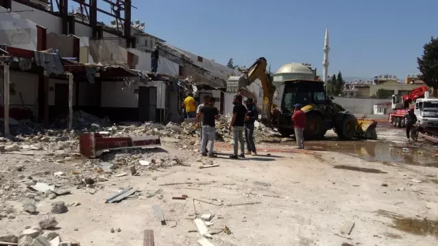 71 yıllık Antakya Atatürk Stadı yıkılıyor 71 yıllık Antakya Atatürk Stadı yıkılıyor