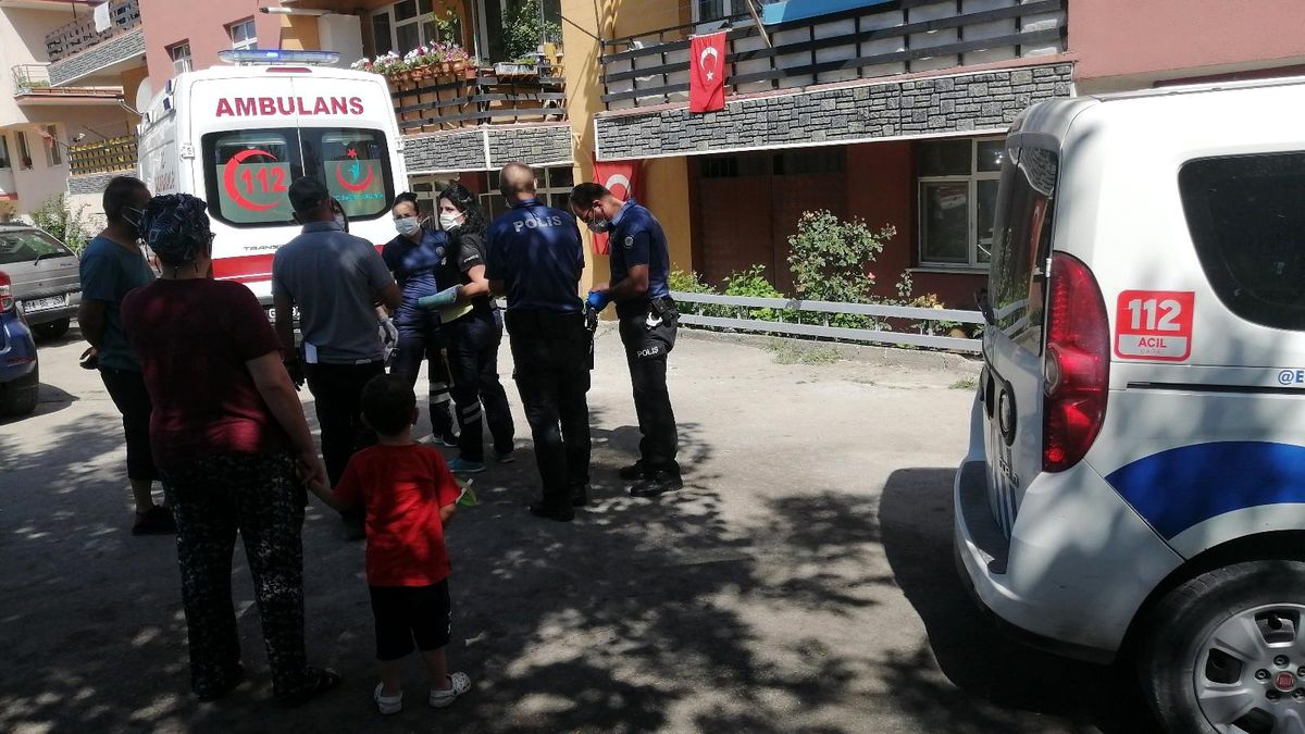 Arkadaşlarının ulaşamadığı vatandaş evinde ölü bulundu