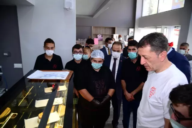 Bakan Selçuk'tan Kahramankazan Engelsiz Kafe'ye ziyaret Bakan Selçuk'tan Kahramankazan Engelsiz Kafe'ye ziyaret