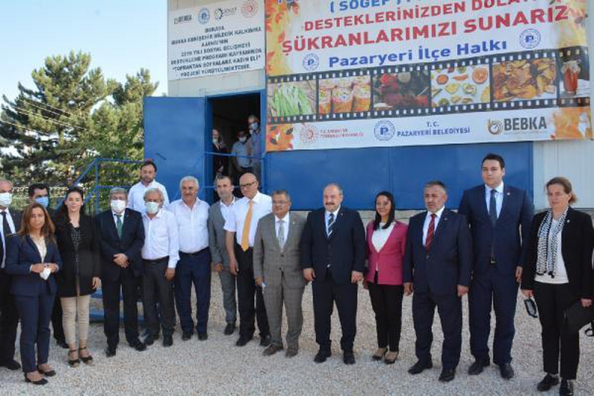 Son dakika! Bakan Varank: Artvin, Rize ve Düzce\'de selden etkilenen esnafa \'acil destek kredisi\' vereceğiz (3)