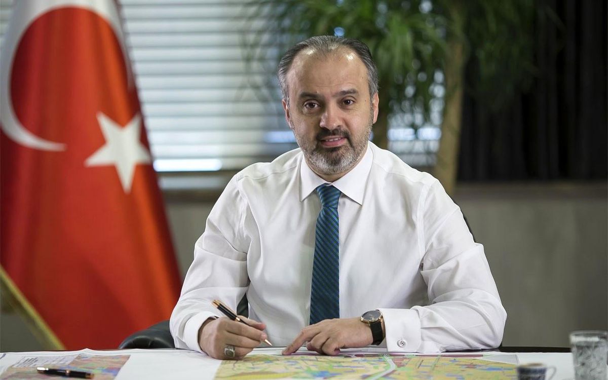 Başkan Aktaş\'tan gözü yaşlı kadına yardım eli