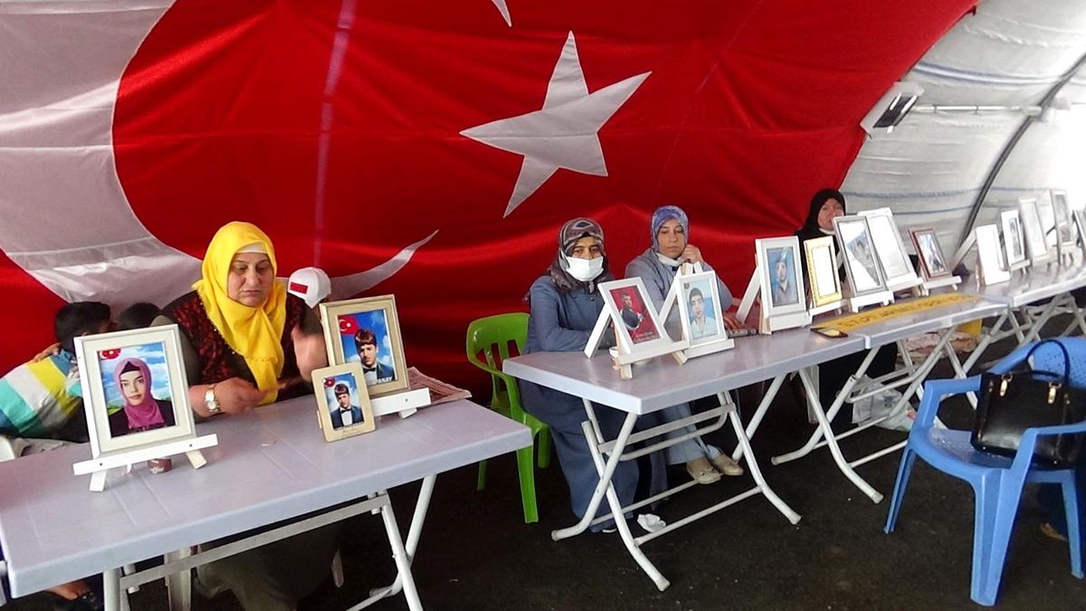 Çocukların teslim olması, evlat nöbetindeki ailelerin umutlarını çoğalttı