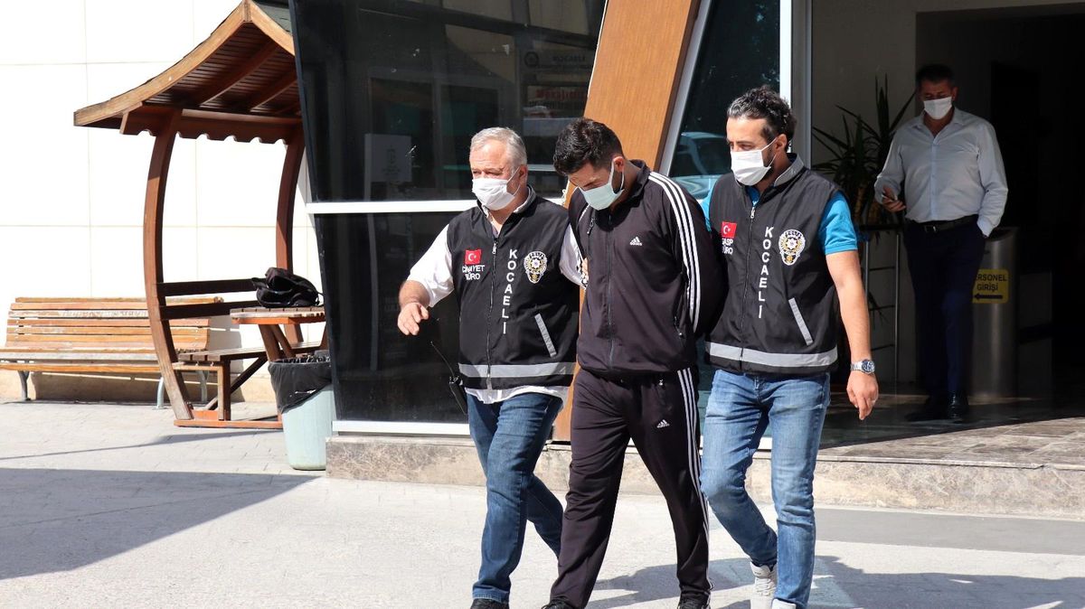 D-100 karayolunda işlenen cinayetin 4 şüphelisi adliyede