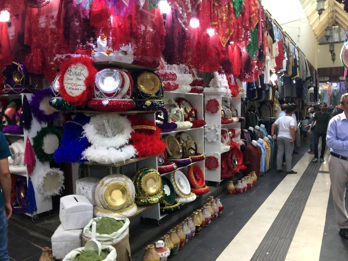 Diyarbakır\'da düğünler kına malzemesi satıcılarının da yüzünü güldürdü