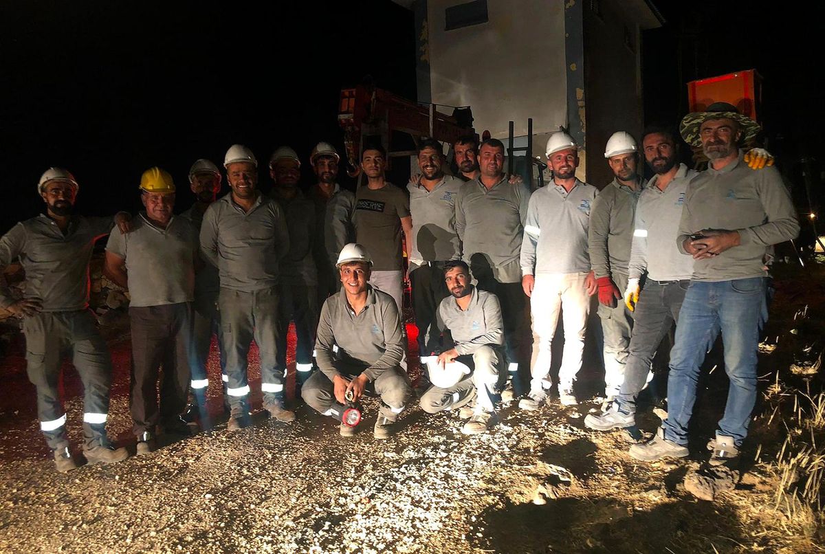 Diyarbakır\'da iki günde 3.2 kilometre enerji nakil hattı döşendi
