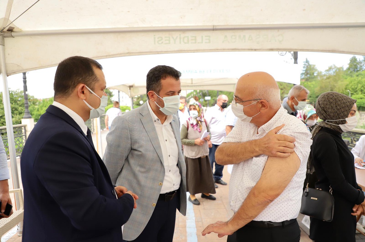"Hedef 1 Günde 55 Bin 555 Aşı" kampanyası Çarşamba ilçesinde de uygulandı