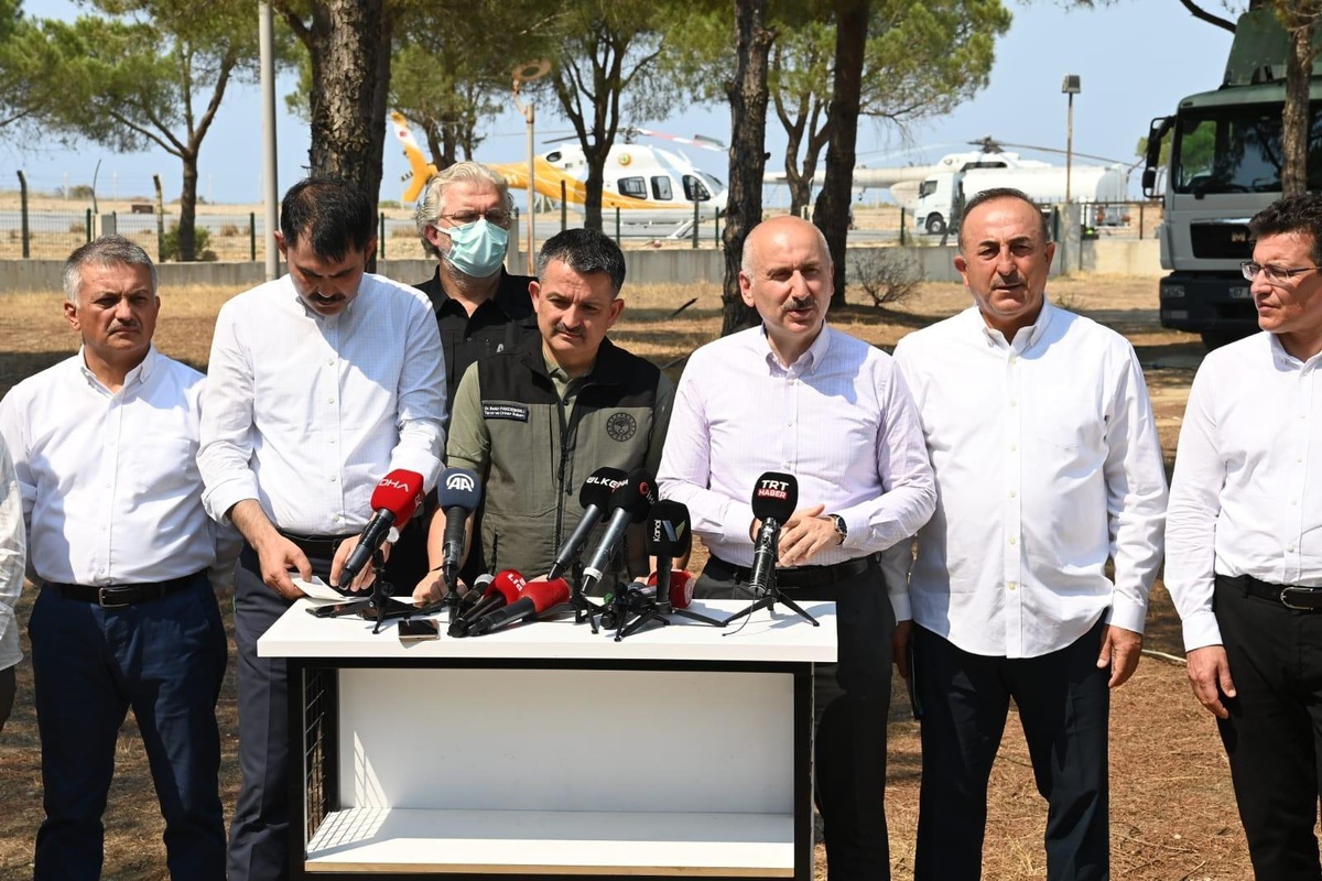 Son Dakika | "İnşallah en kısa zamanda tüm yangınları söndürme çabası içerisindeyiz"