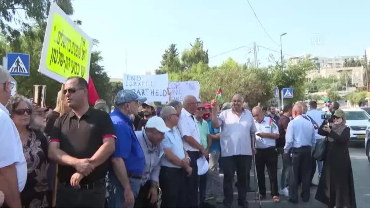 İşgal altındaki Doğu Kudüs\'ün Şeyh Cerrah Mahallesi\'nde, işgal ve yerleşim birimleri karşıtı gösteri