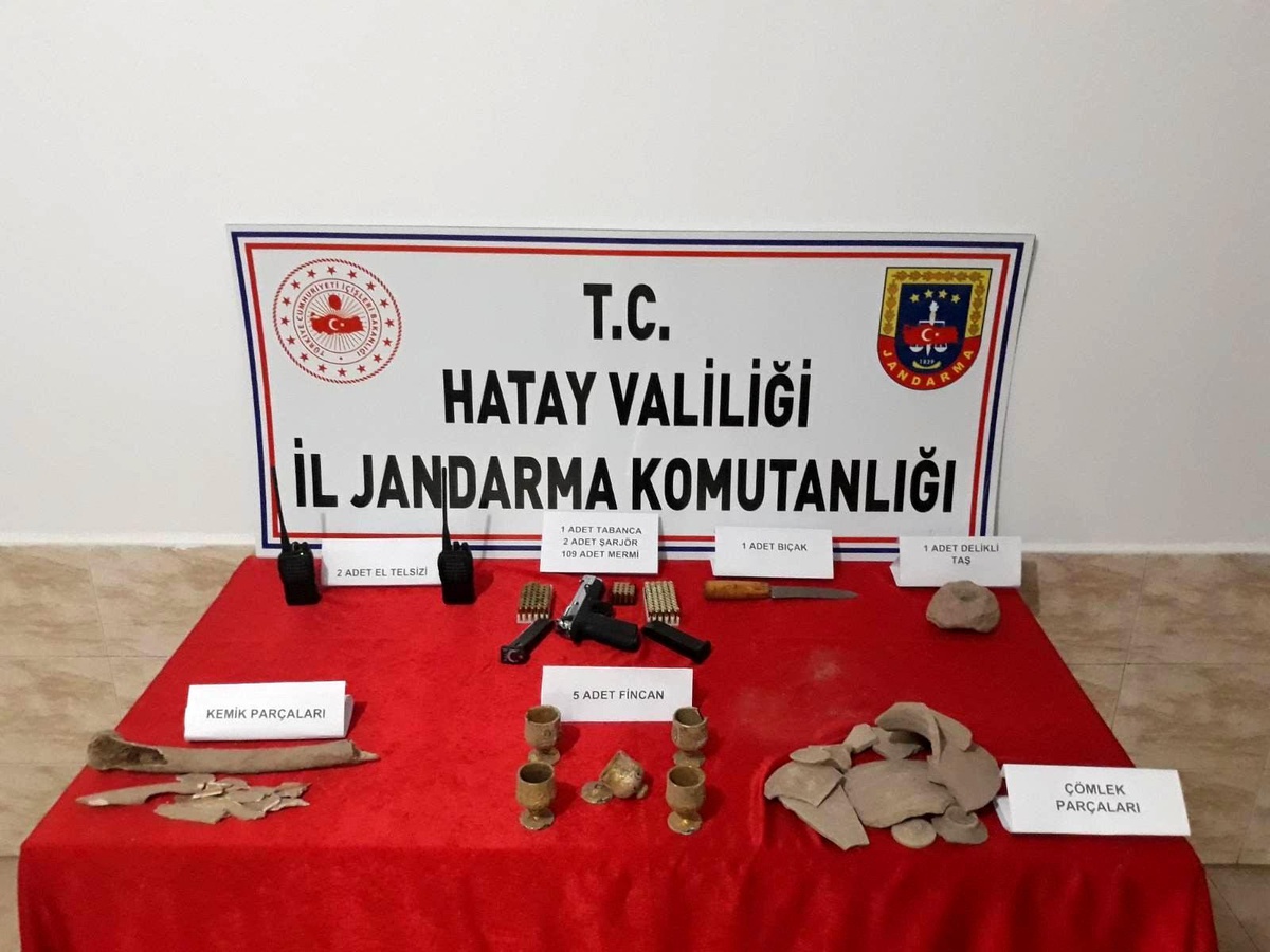 İzinsiz kazı yapan defineciler suçüstü yakalandı