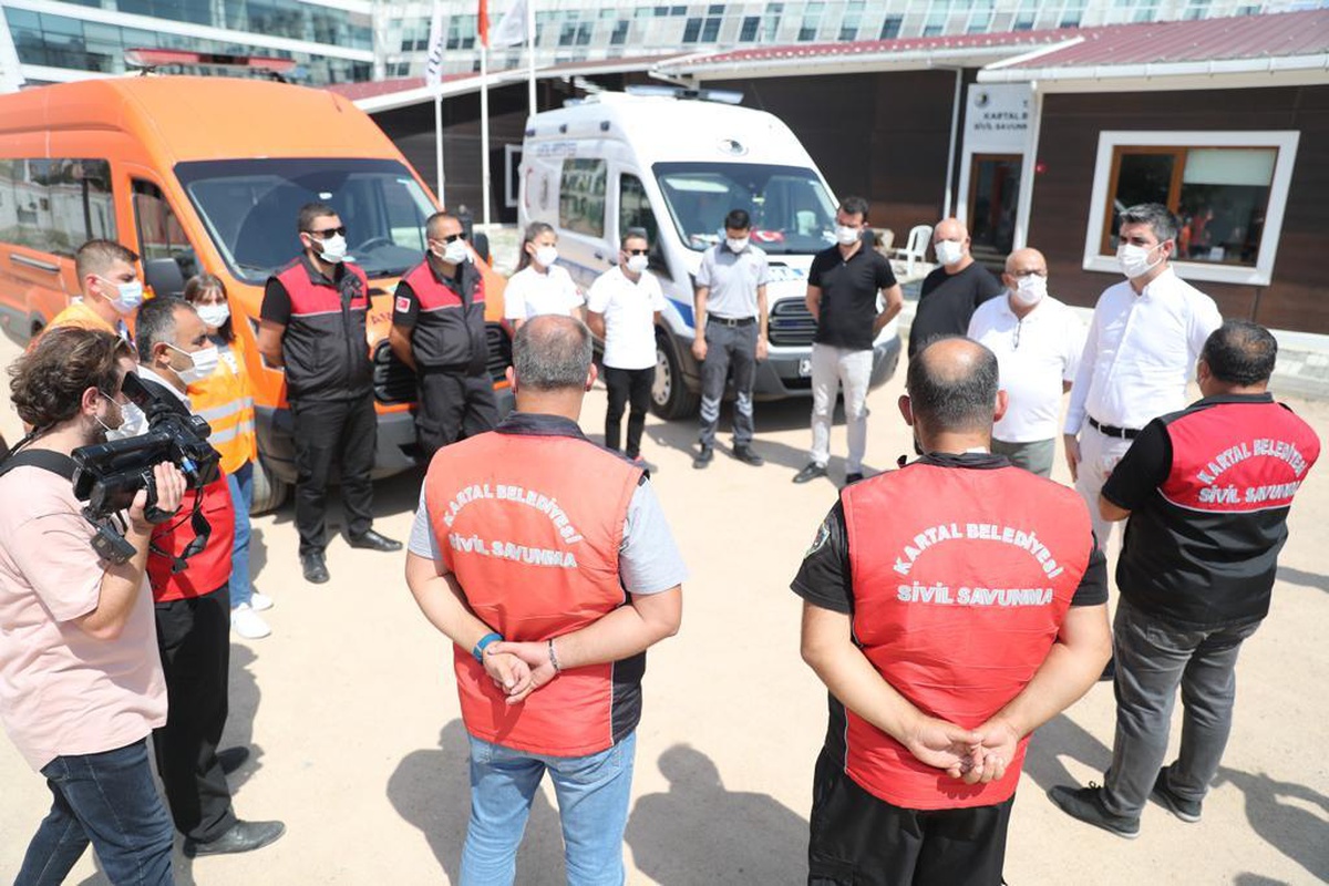 Kartal Belediyesi\'nden Manavgat\'taki orman yangınını söndürme çalışmalarına destek