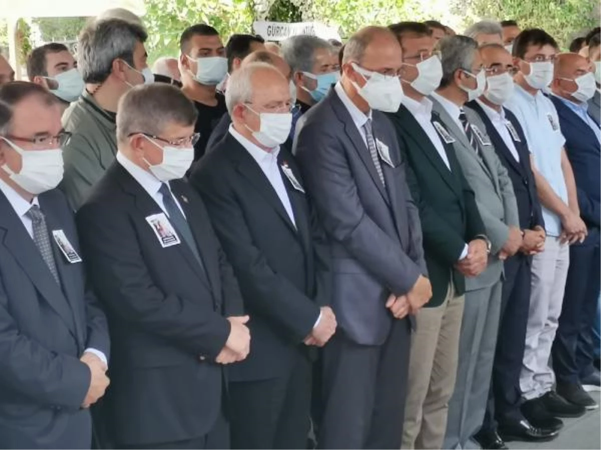 Son dakika! Eski Dışişleri Bakanı Turan Güneş\'in eşi Nermin Güneş\'in cenazesi toprağa verildi