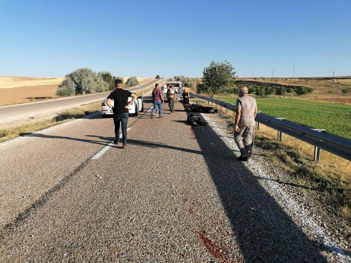 Kırşehir\'de motosiklet bariyerlere çarptı: 1 ölü