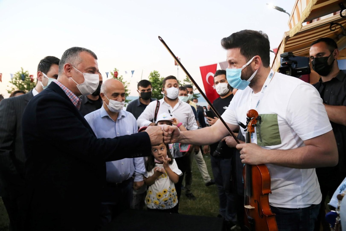 "Kocaeli Yerel Müzisyenler Şenliği" ile Büyükşehir yerel müzisyenlere desteğe devam ediyor