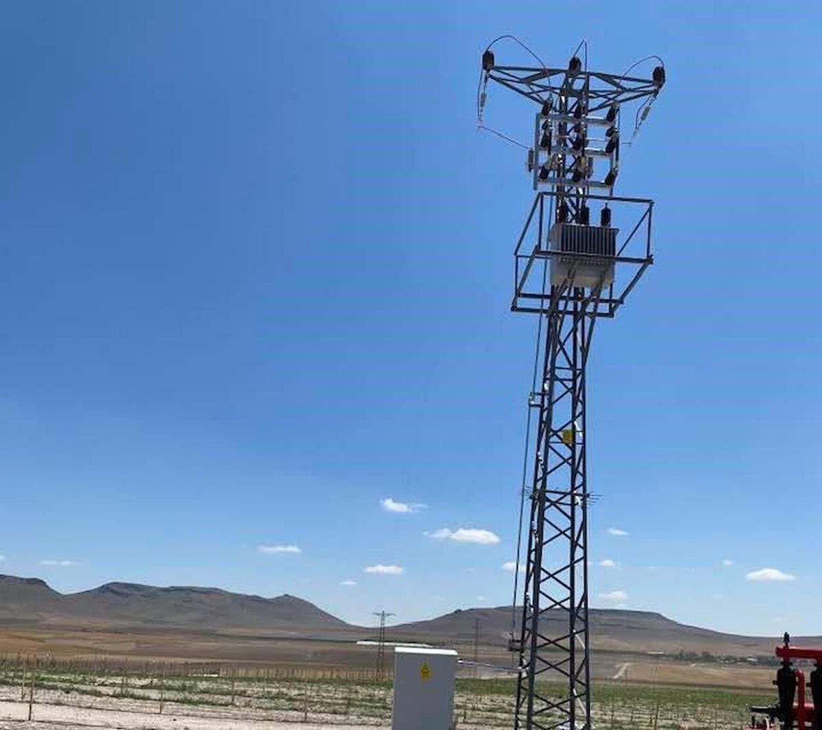 Kulu\'da elektrik direğinden düşen işçi ağır yaralandı