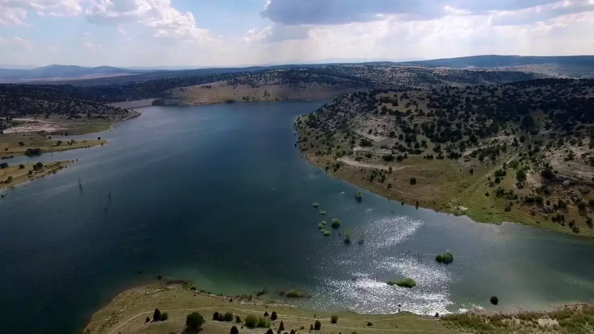 Kureyşler barajına göletten su salımı