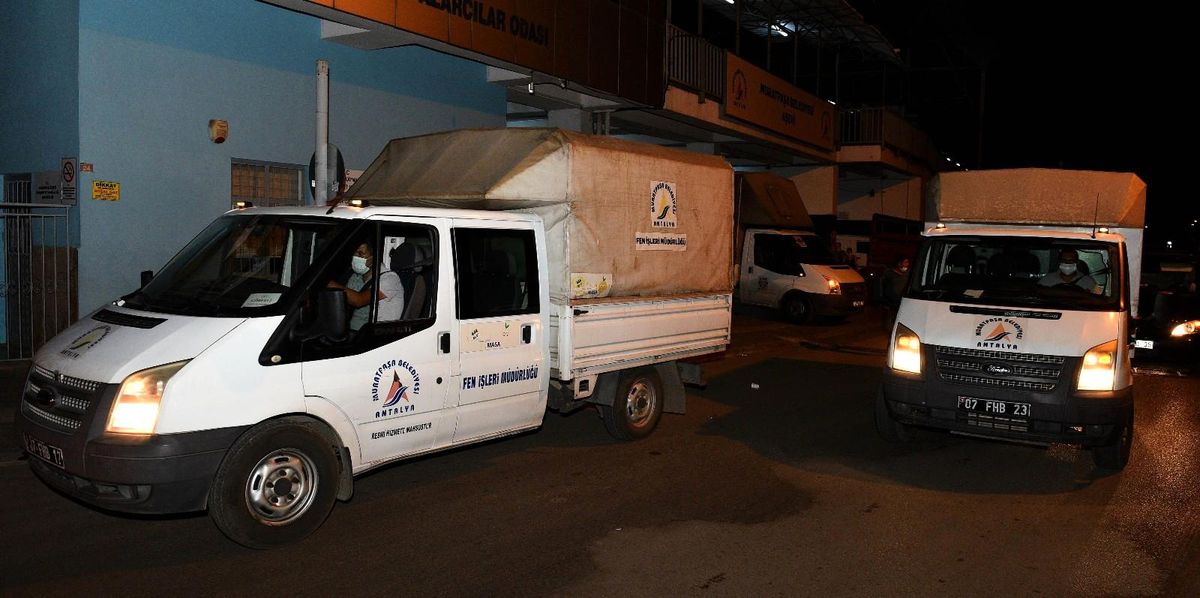 Muratpaşa\'dan Manavgat\'a 15 araç yardım malzemesi