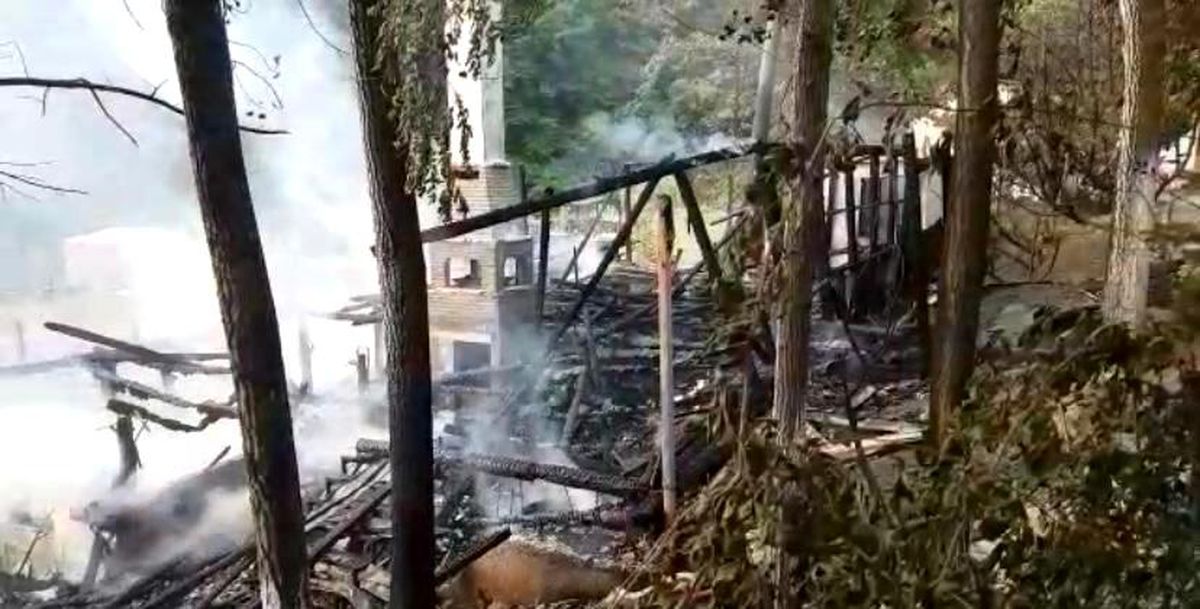 Ormanlık alandaki ahşap restoranda çıkan yangın panik oluşturdu