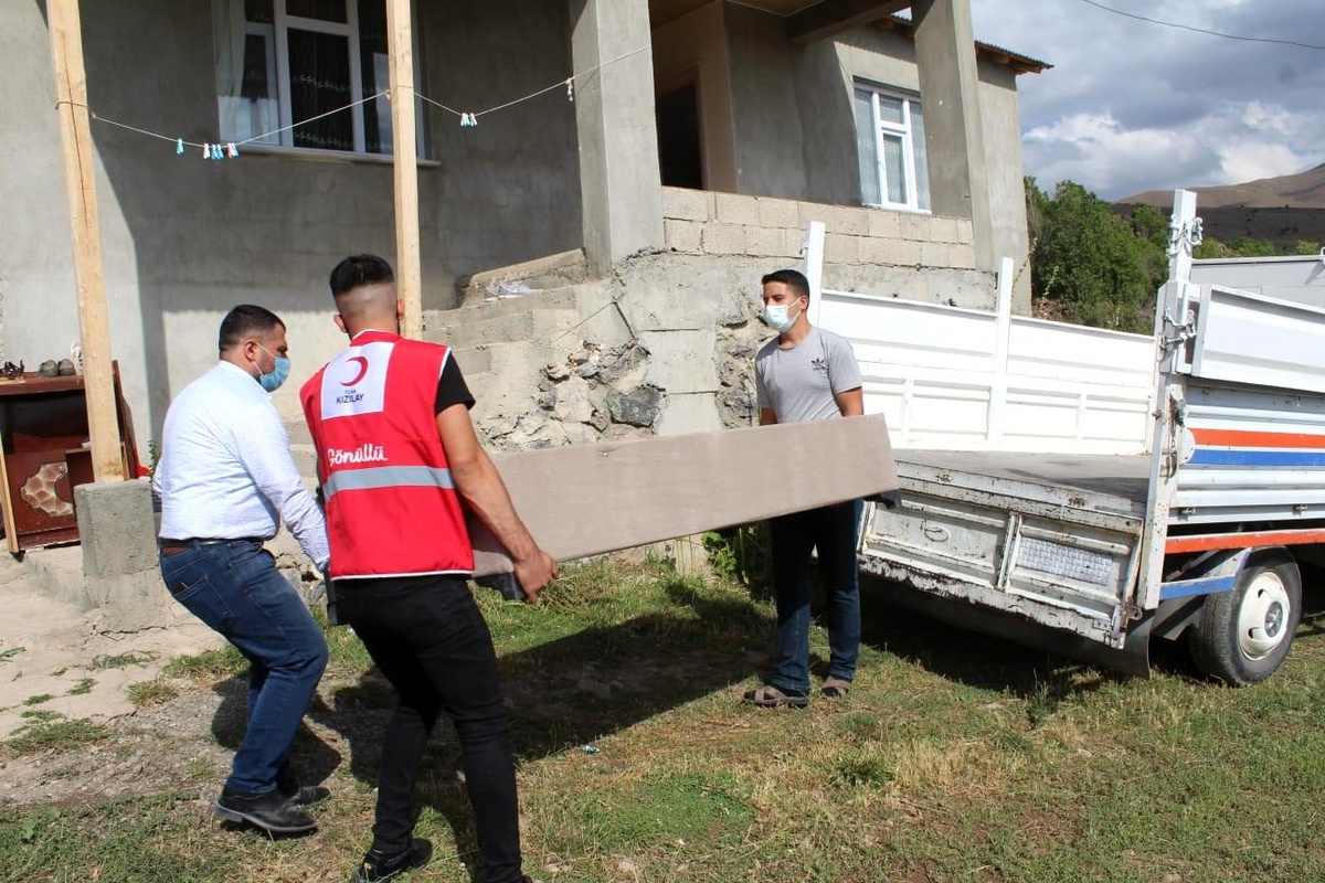 Özel gereksinimli kıza yatak sürprizi