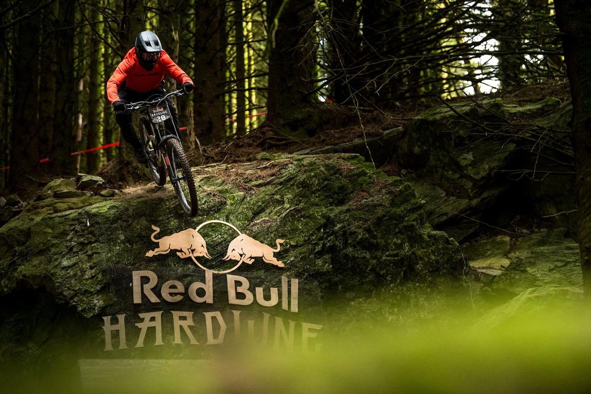 Son dakika haberleri | Red Bull Hardline Dağ Bisikleti\'nin kazananı Briton Bernard Kerr oldu
