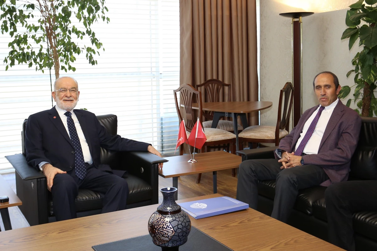 Saadet Partisi Genel Başkanı Karamollaoğlu, KESK Eş Genel Başkanı Bozgeyik\'i kabul etti