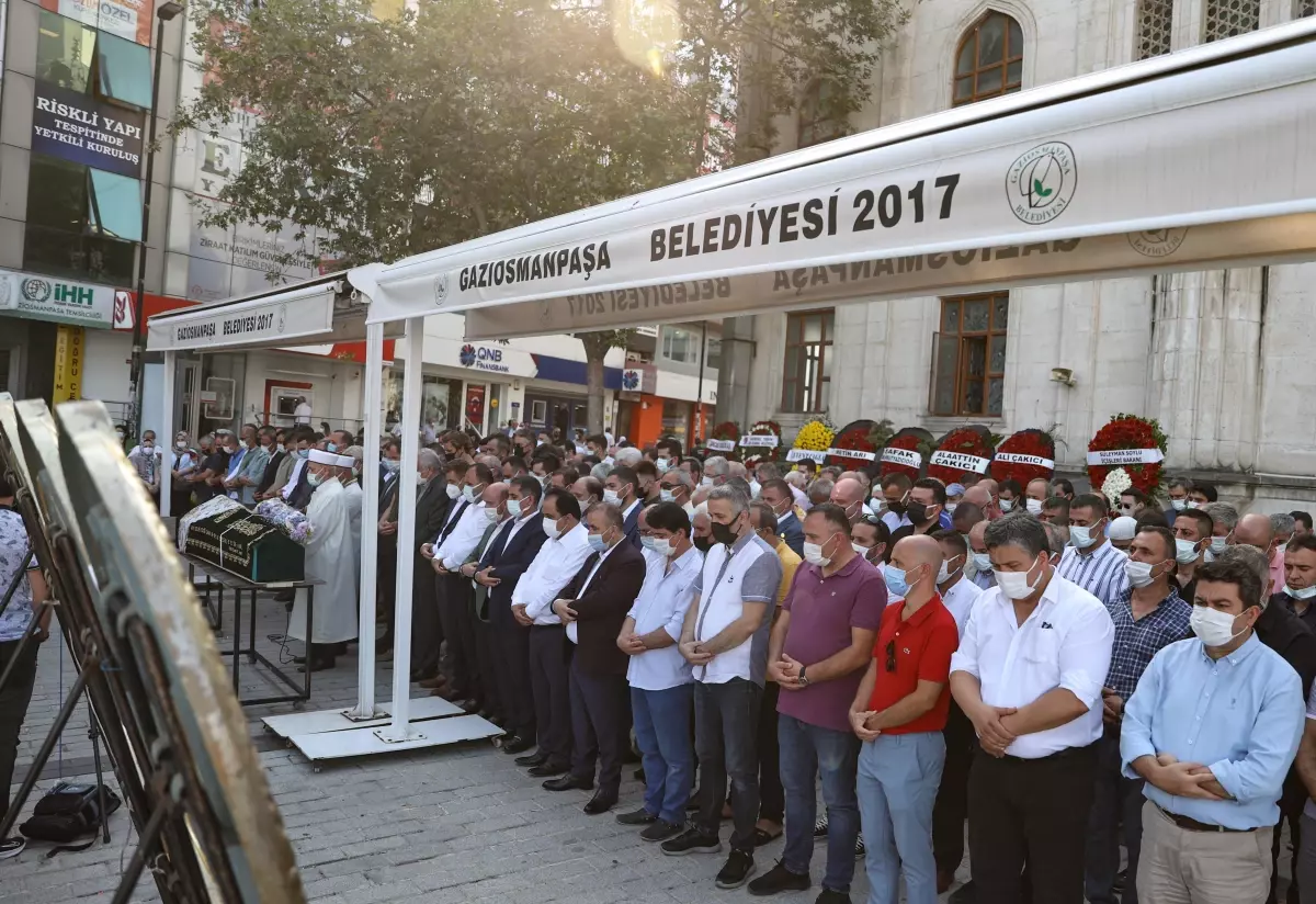 Saffet Sancaklı\'nın annesi Canan Sancaklı son yolculuğuna uğurlandı