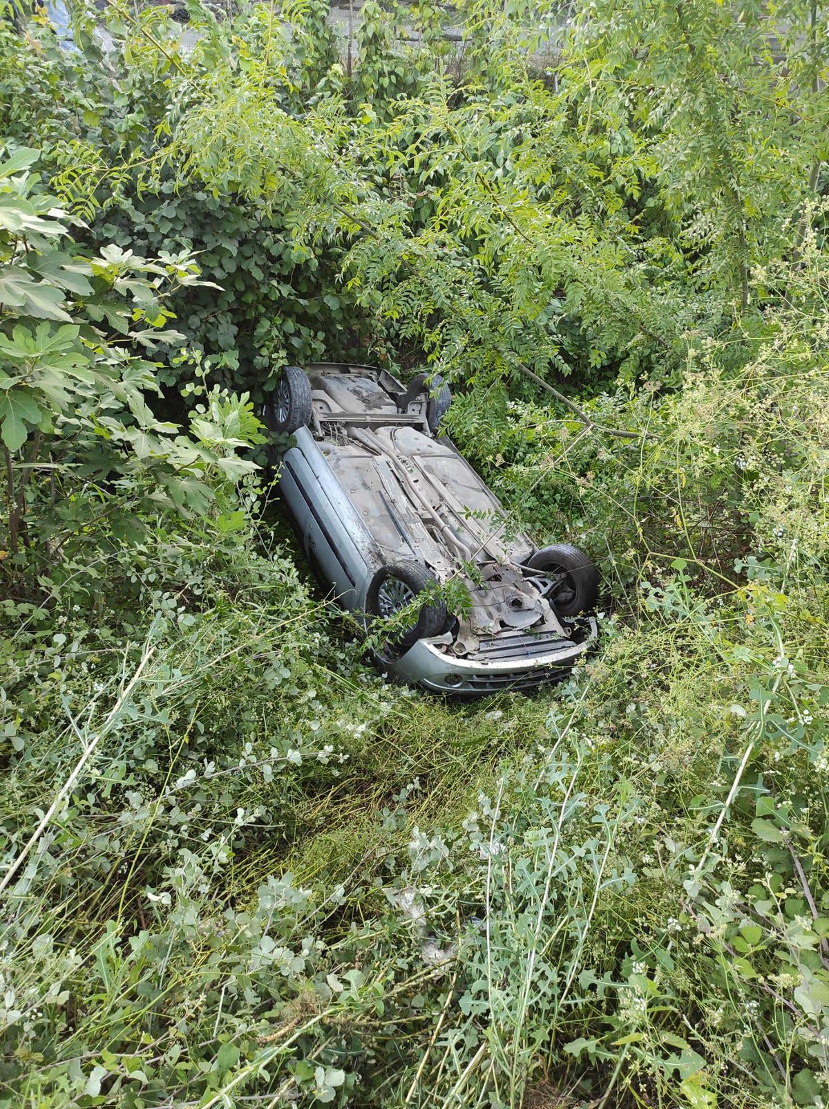 Samsun\'da otomobilin devrilmesi sonucu aynı aileden 3 kişi yaralandı