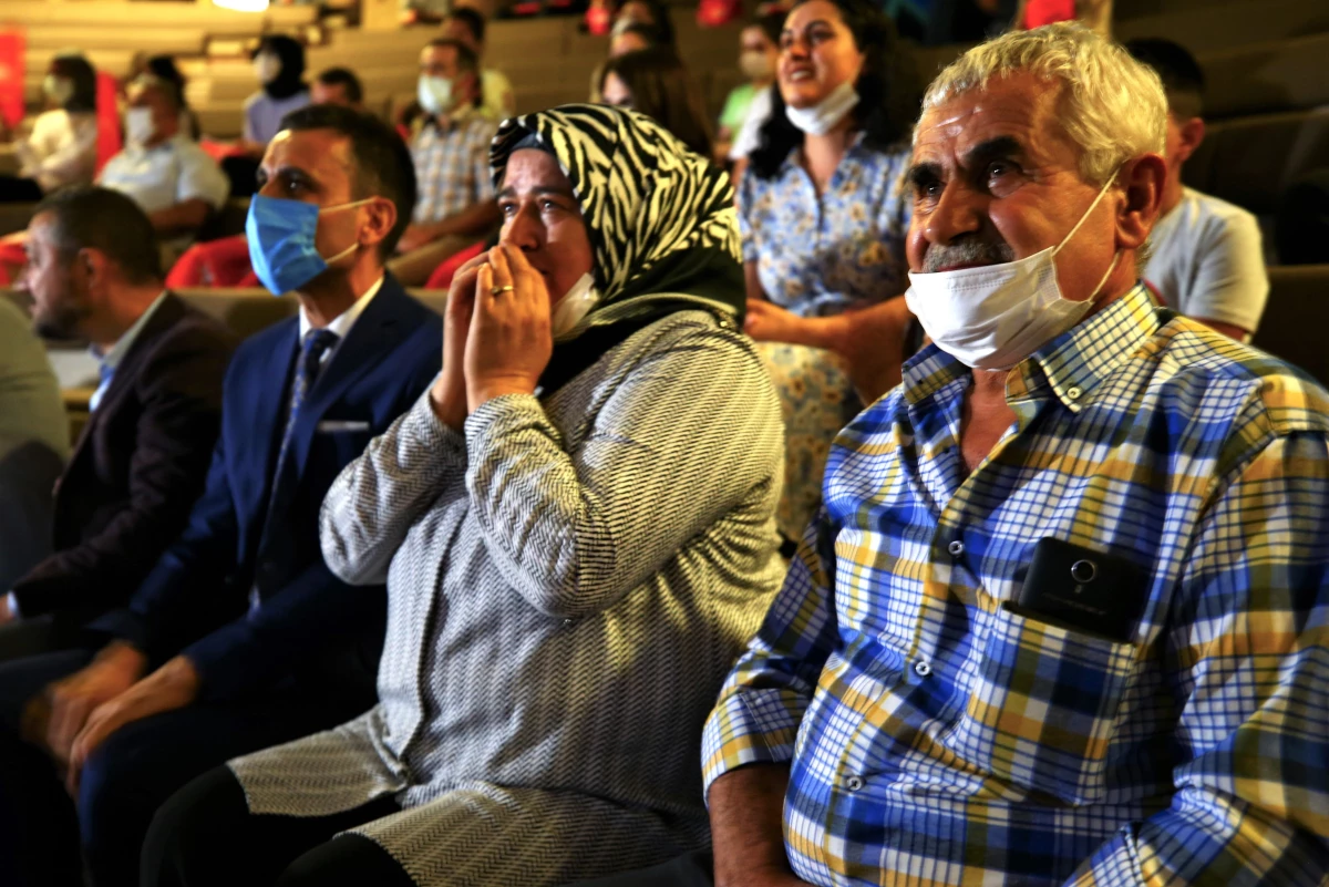 Son dakika haberi | Tokyo\'da çeyrek finale yükselen Esra Yıldız\'a annesi ekran başında dualarla destek verdi