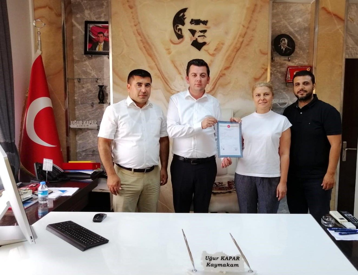 Yatırımını tamamlayan firmalara tapuları veriliyor