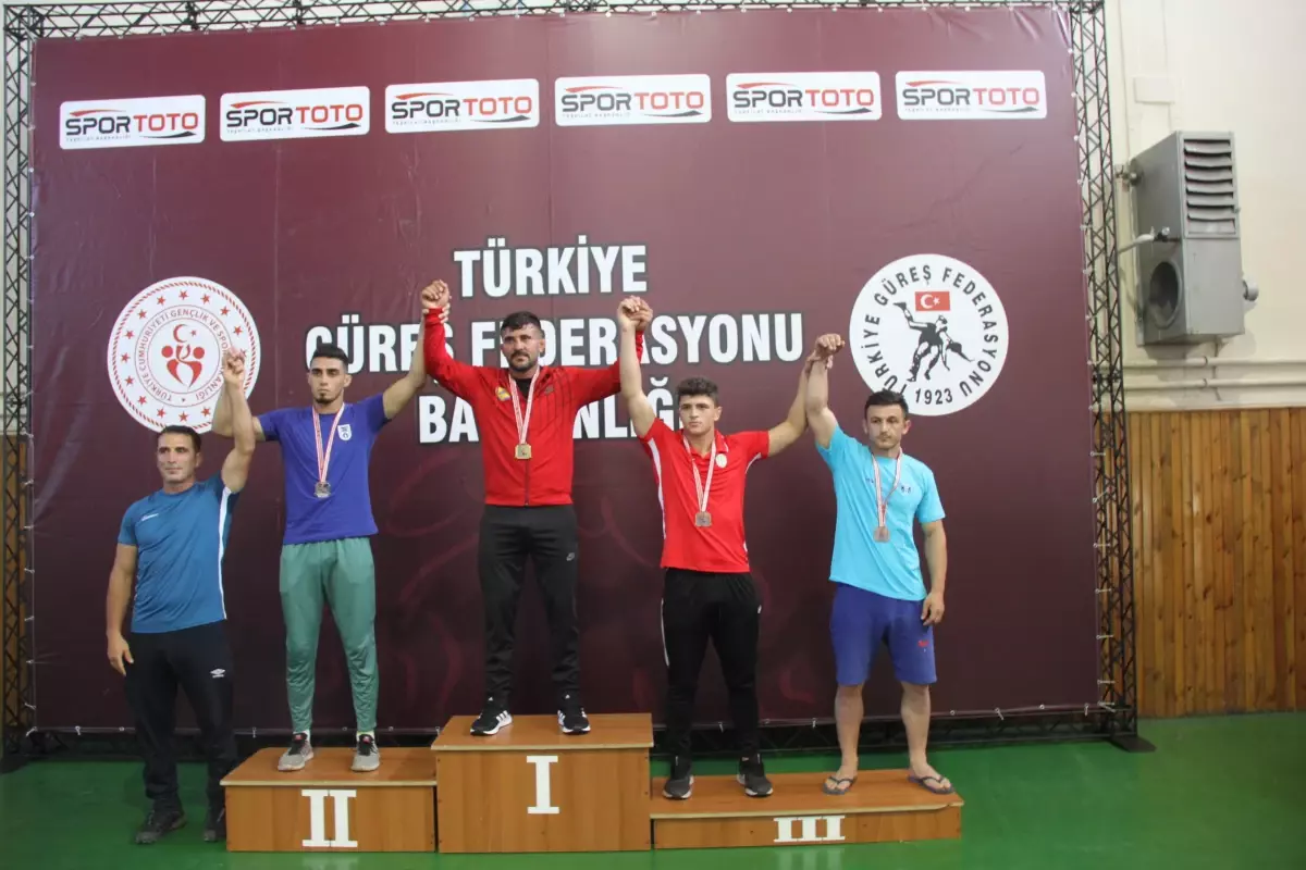 Zara Belediye Güreş, 2. Ligi 3. olarak tamamladı