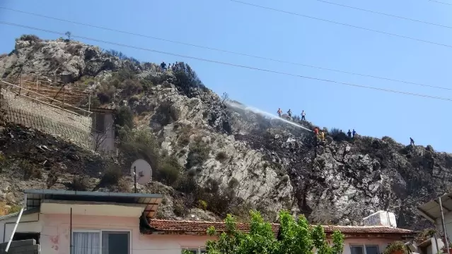 Son dakika! Hatay'da evleri tehdit eden orman yangını söndürüldü Son dakika! Hatay'da evleri tehdit eden orman yangını söndürüldü