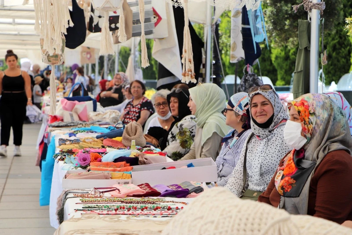 Kadınların pandemi döneminde ürettiği tüm eserler bu sergide