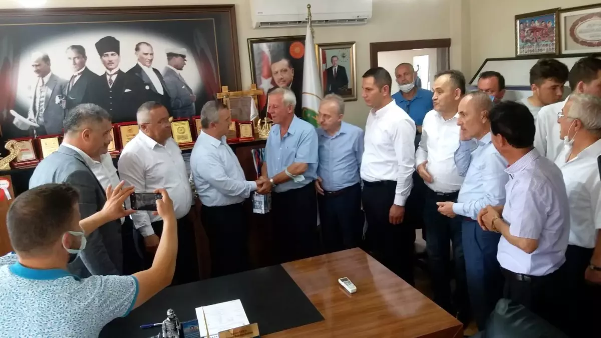 MHP\'li meclis üyesi AK Parti\'ye geçti