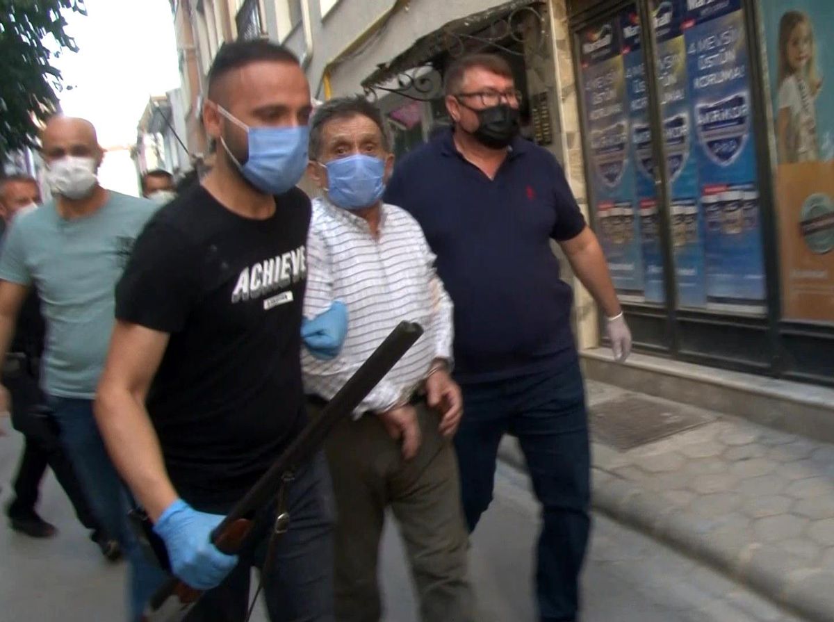 Polisleri av tüfeğiyle tehdit eden şüpheli, adli kontrol şartıyla serbest bırakıldı