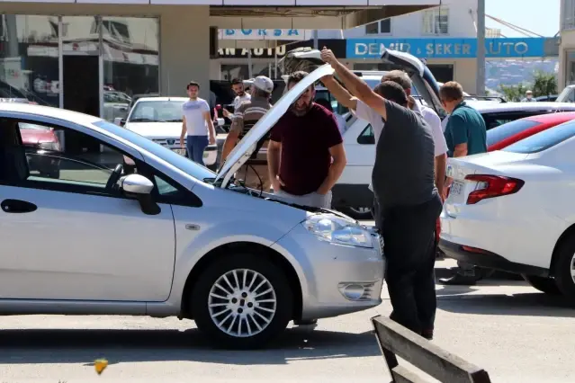 Samsun'da ikinci el oto pazarında bayram sonrası hareketliliği Samsun'da ikinci el oto pazarında bayram sonrası hareketliliği