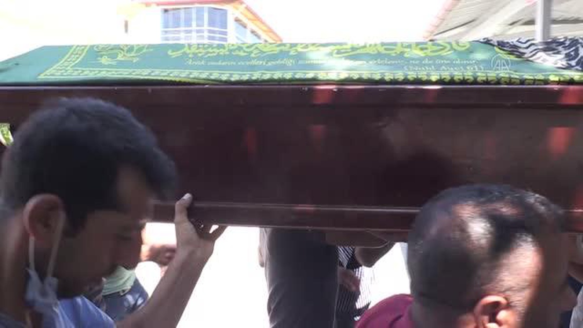 Trafik kazasında hayatını kaybeden kadın toprağa verildi