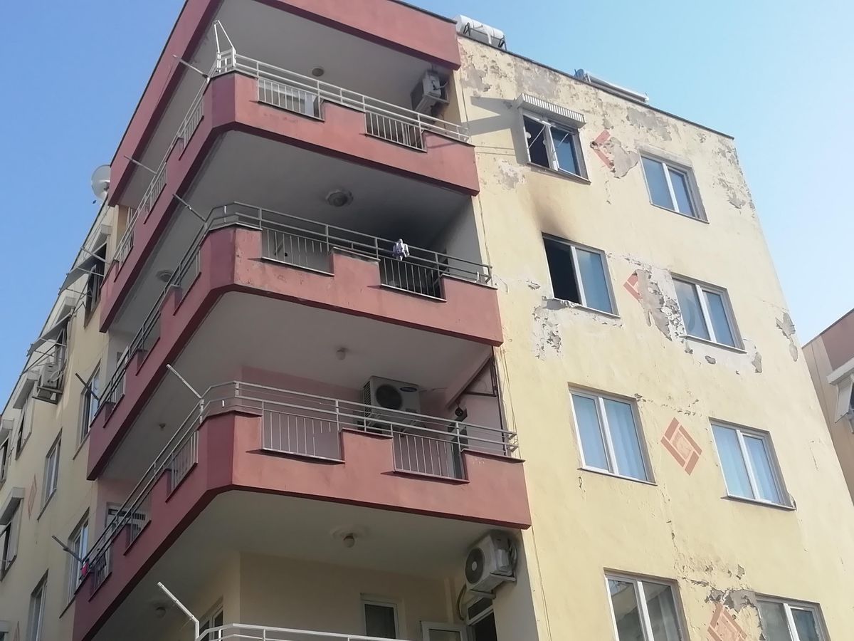 Antalya\'da yangın çıkan evde maddi hasar oluştu