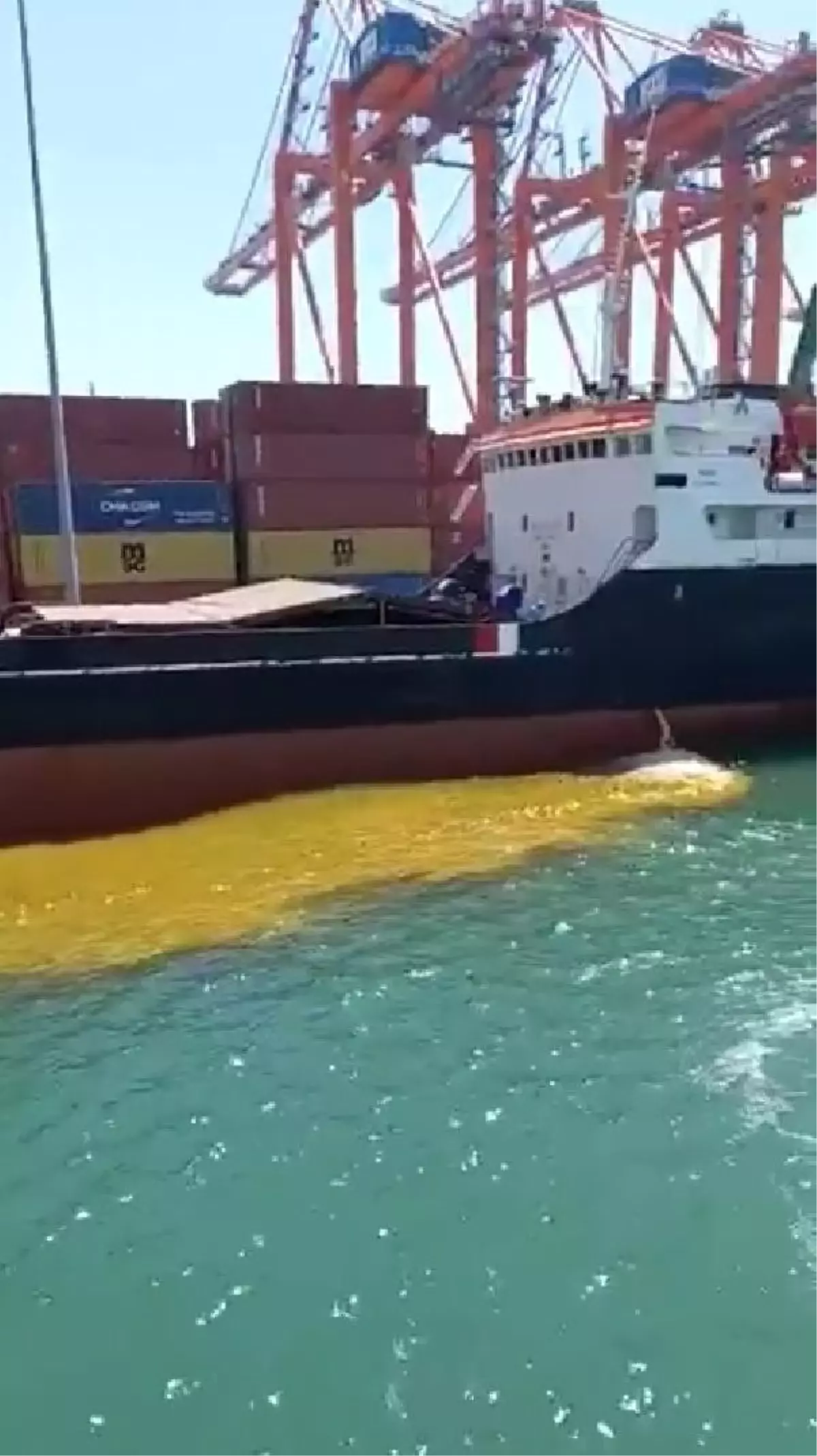 GEMİDEN DENİZE \'PASLI SU\' BOŞALTILMASINA TEPKİ