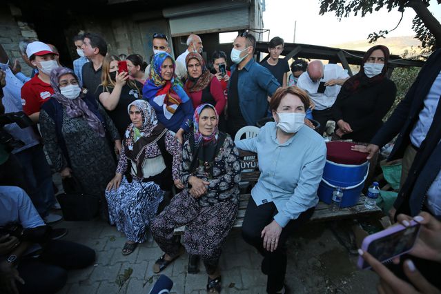 İYİ Parti Genel Başkanı Akşener, Adana Aladağ'daki orman yangınında zarar gören alanları inceledi Açıklaması