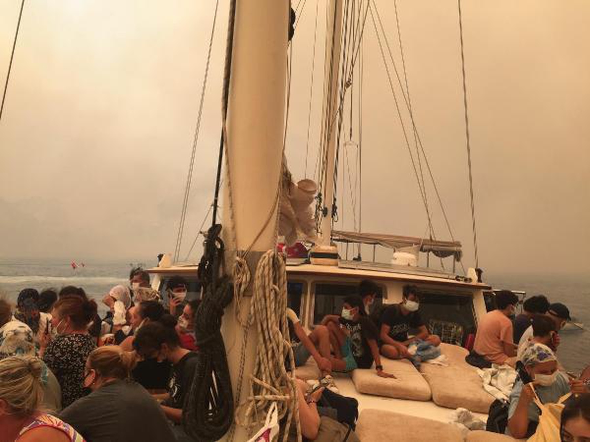 MİLAS\'TAKİ YANGINDA TERS DÖNEN ALEVLER BODRUM\'UN MAZI MAHALLESİNİ YAKTI (2)