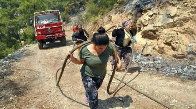 Yangının sembol fotoğrafındaki genç kız konuştu: Zaman değişse de kadınlarımız hiç değişmedi