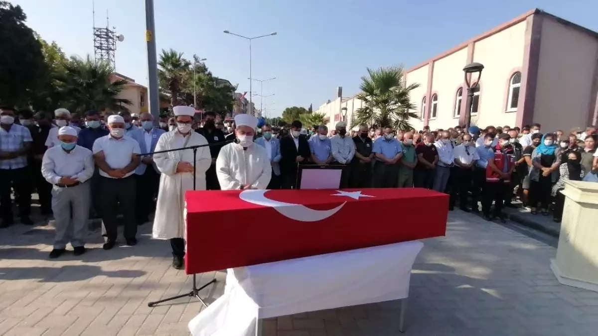 Orman şehidi babasını avukat cübbesiyle ebediyete uğurladı