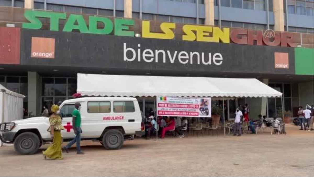 Senegal, Kovid-19 salgınının en zor evresinden aşılamayla kurtulmak istiyor