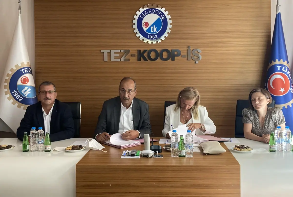 Tez-Koop-İş Sendikası AVM\'lerde örgütlenmeye devam ediyor