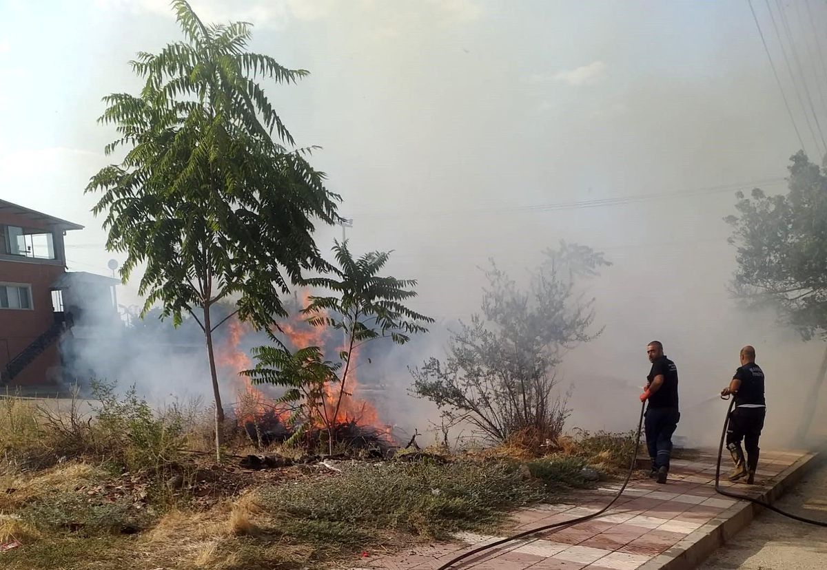 Son dakika haber... Yangına ilk müdahale MASKİ\'den